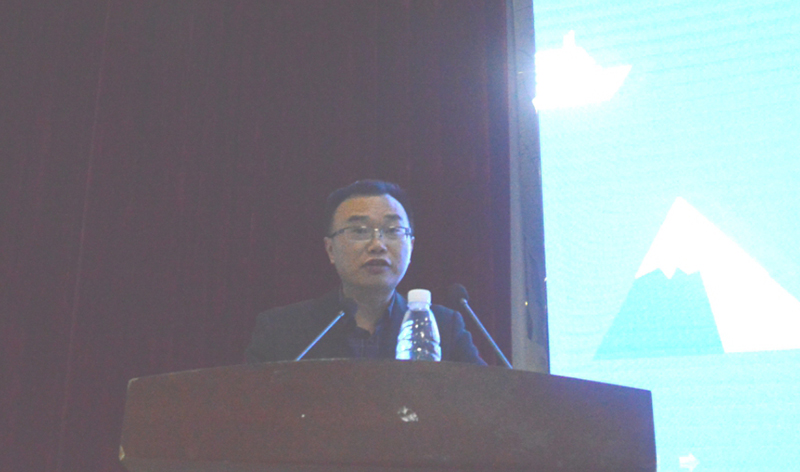 增强忧患意识 防范风险挑战——副校长黄贻培副教授为学生作形势与政策专题报告(图2) 增强忧患意识 防范风险挑战——副校长黄贻培副教授为学生作形势与政策专题报告(图2)