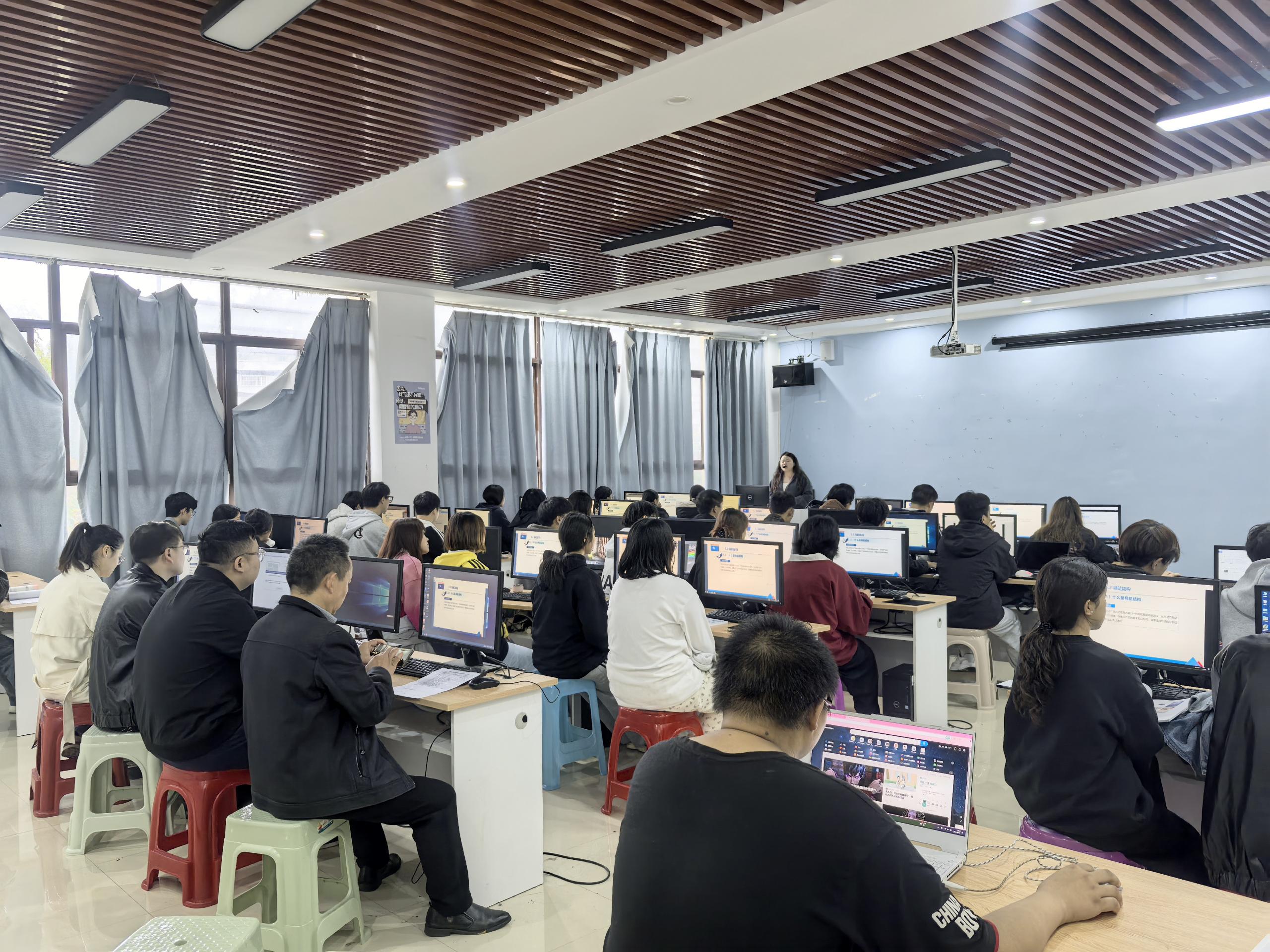贵州工程职业学院2024-2025学年度公开示范课活动圆满结束(图1) 贵州工程职业学院2024-2025学年度公开示范课活动圆满结束(图1)
