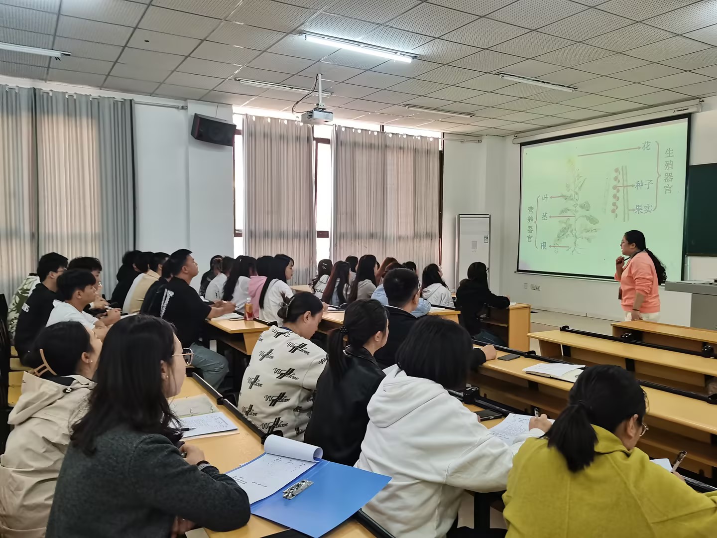 贵州工程职业学院2024-2025学年度公开示范课活动圆满结束(图2) 贵州工程职业学院2024-2025学年度公开示范课活动圆满结束(图2)