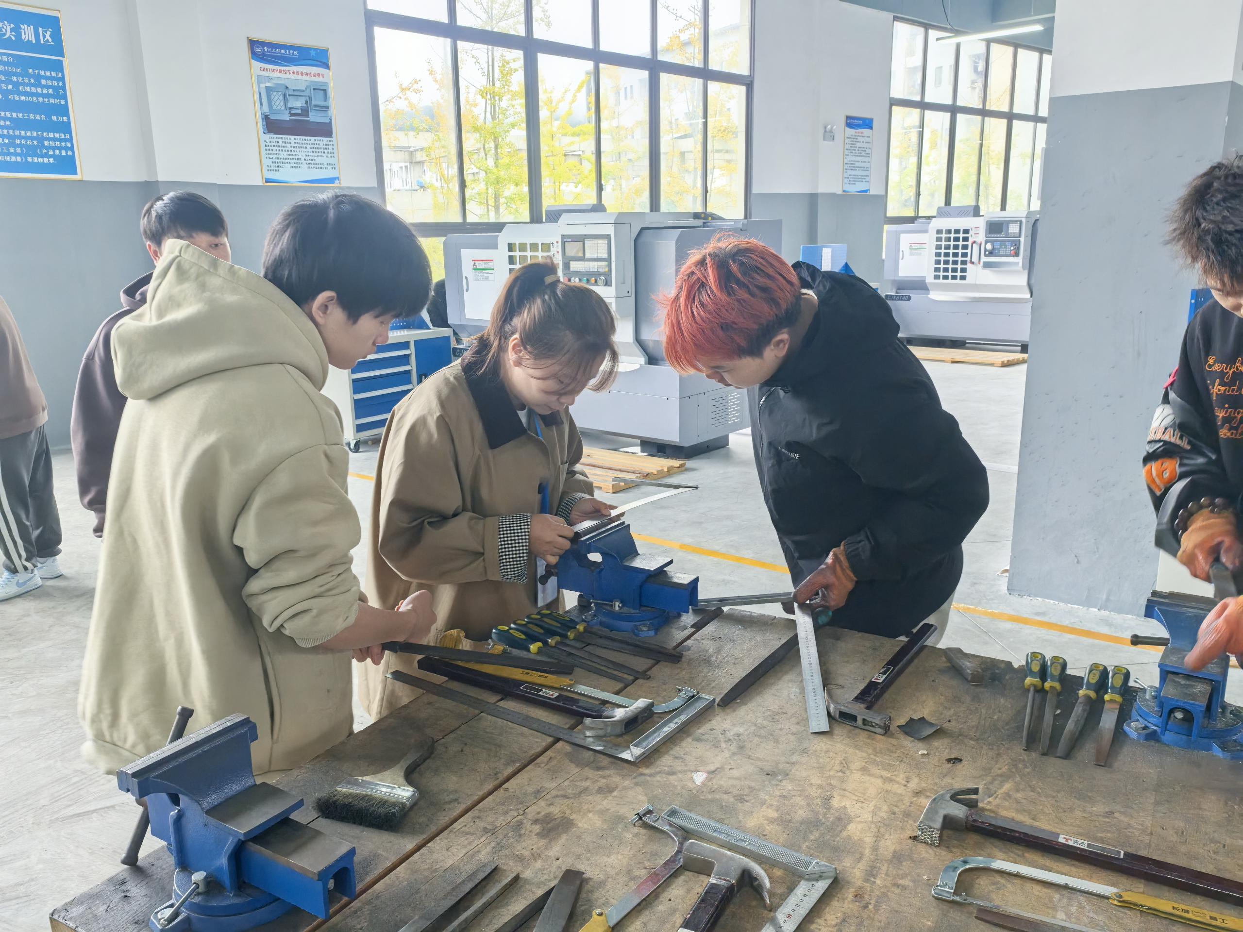 贵州工程职业学院2024-2025学年度公开示范课活动圆满结束(图3) 贵州工程职业学院2024-2025学年度公开示范课活动圆满结束(图3)