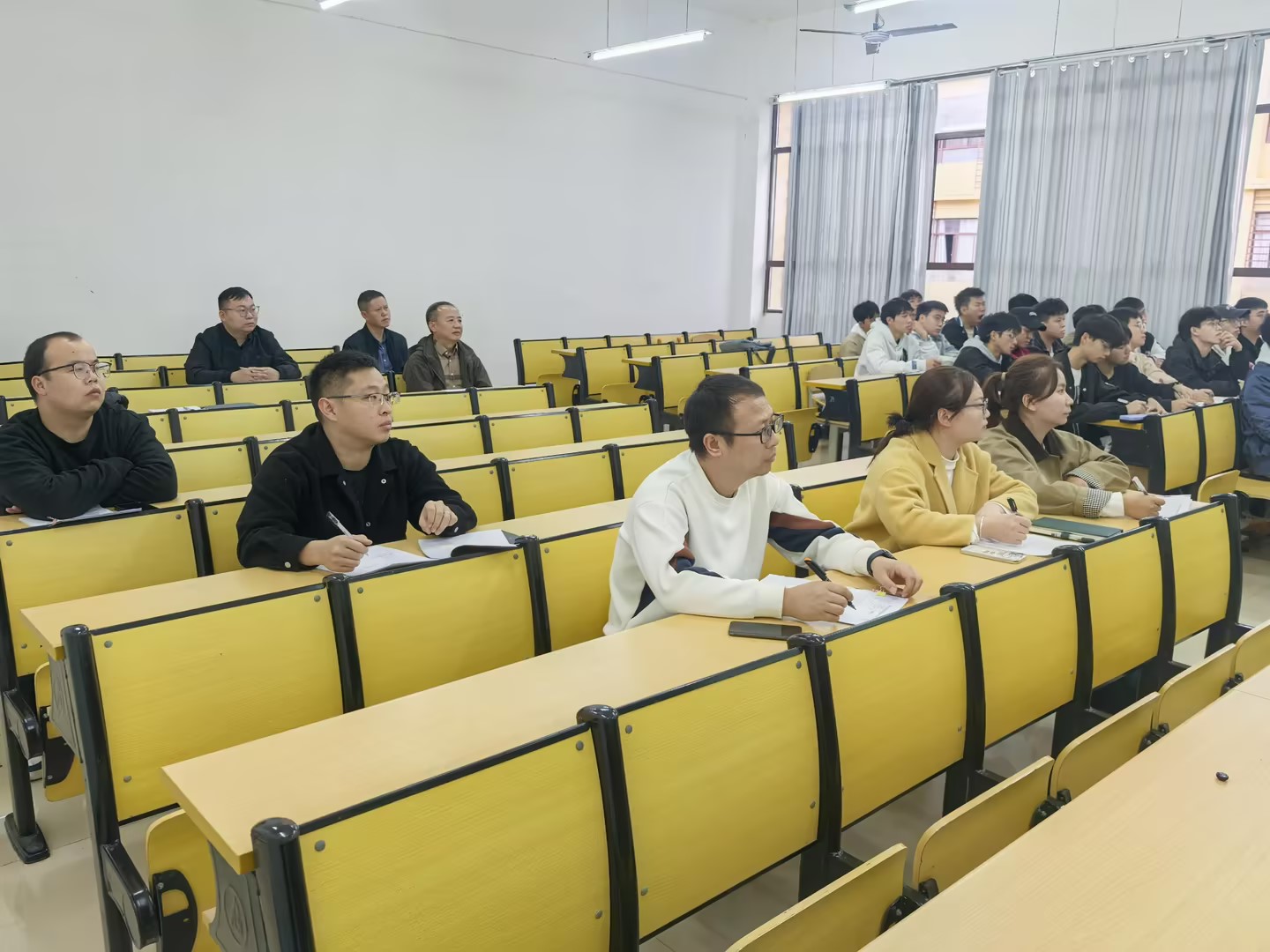 贵州工程职业学院2024-2025学年度公开示范课活动圆满结束(图5) 贵州工程职业学院2024-2025学年度公开示范课活动圆满结束(图5)