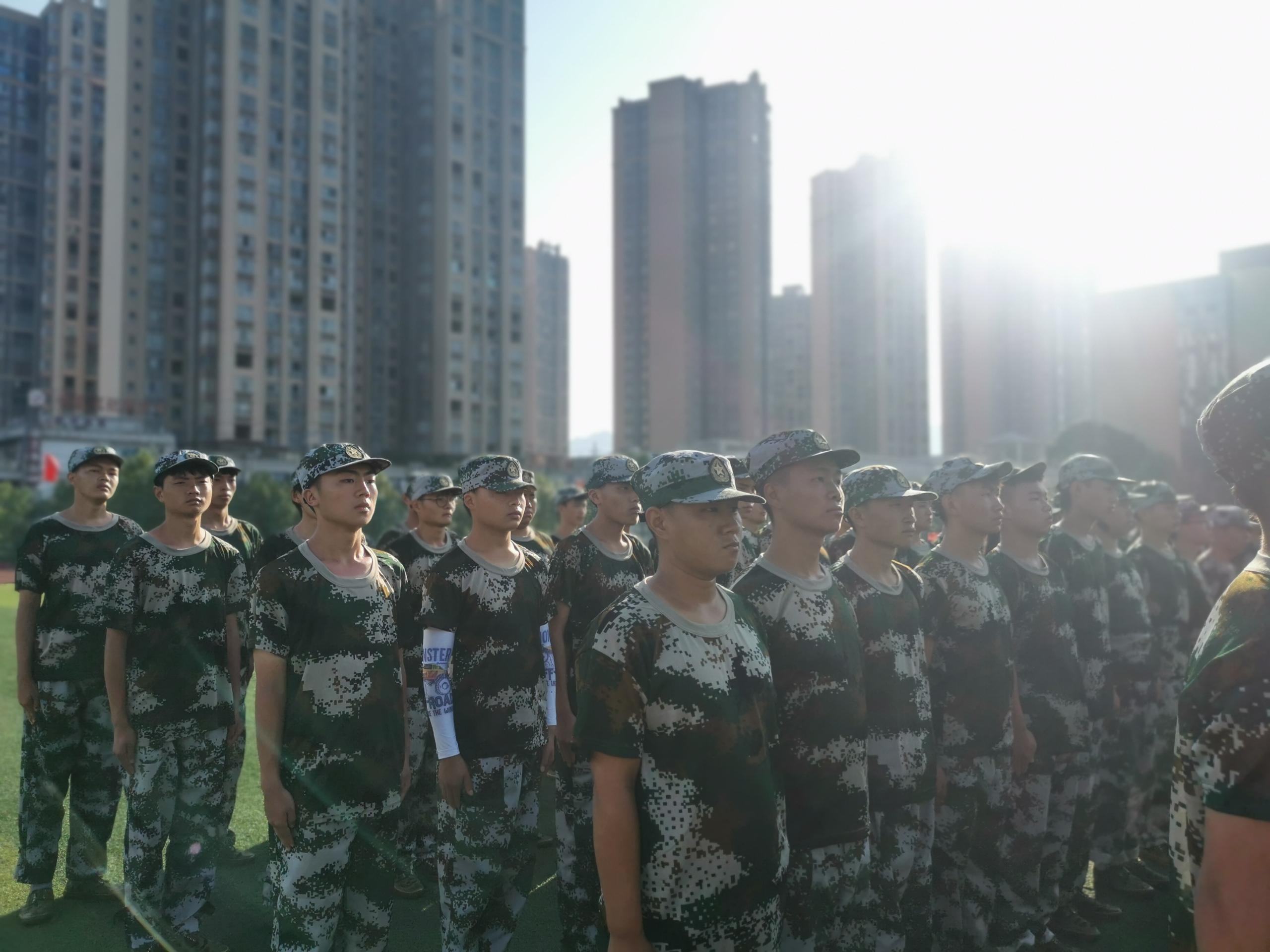 恰“同学”少年(图1) 恰“同学”少年(图1)